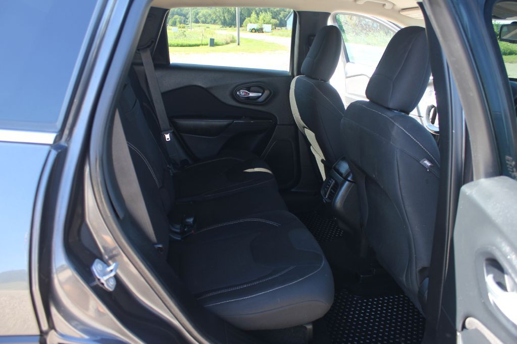 2015 Jeep Cherokee Image 35