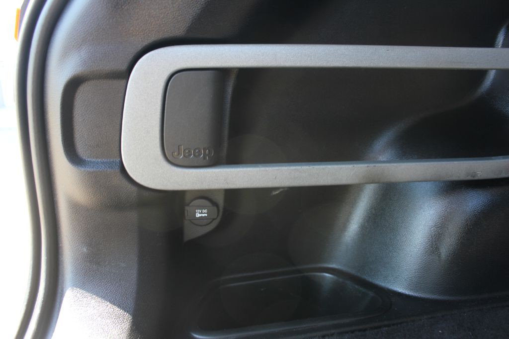 2015 Jeep Cherokee Image 42