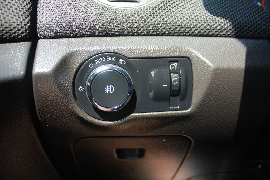 2013 Chevrolet Cruze Image 17