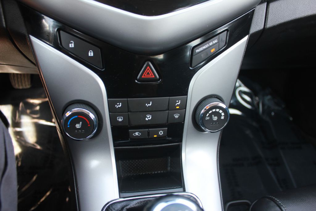 2013 Chevrolet Cruze Image 20
