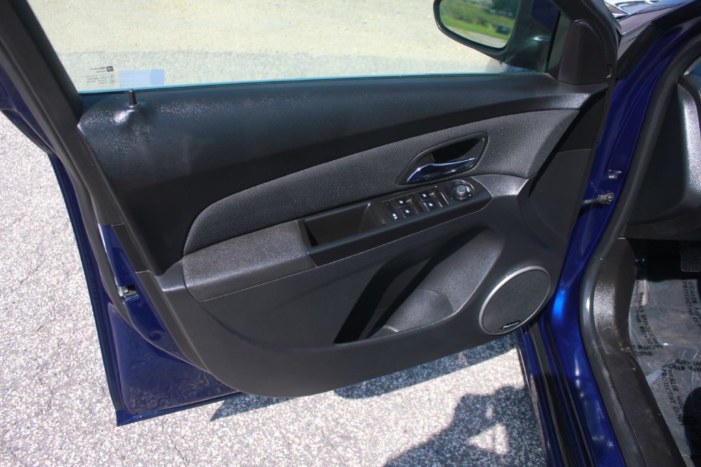 2013 Chevrolet Cruze Image 28