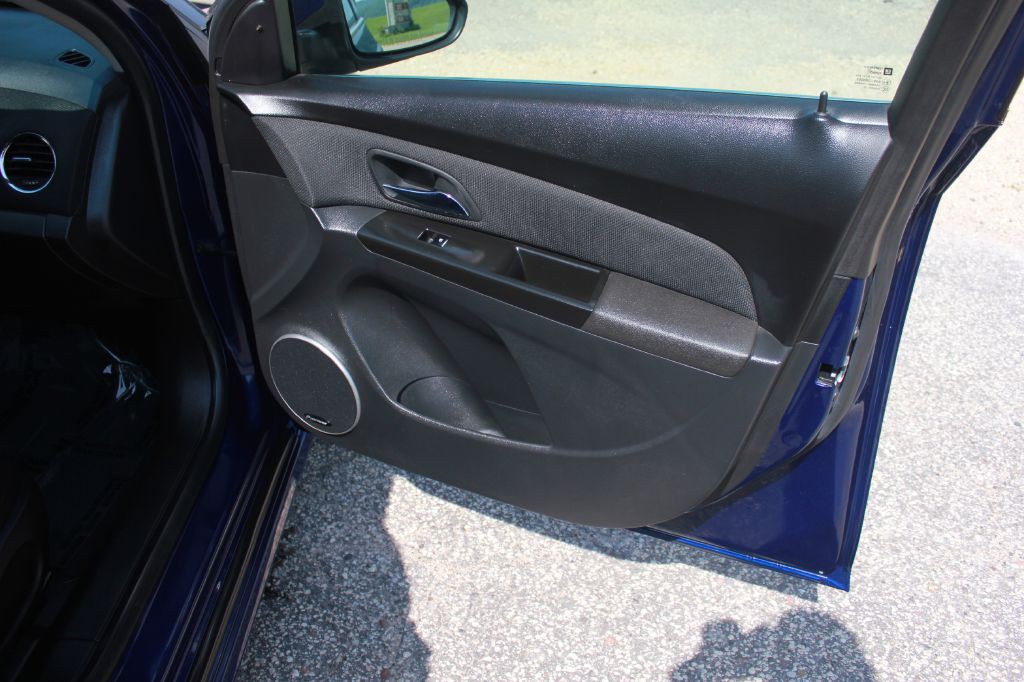 2013 Chevrolet Cruze Image 32
