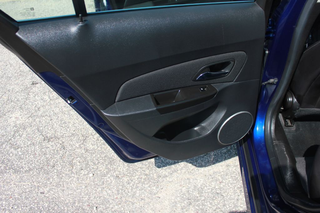 2013 Chevrolet Cruze Image 38