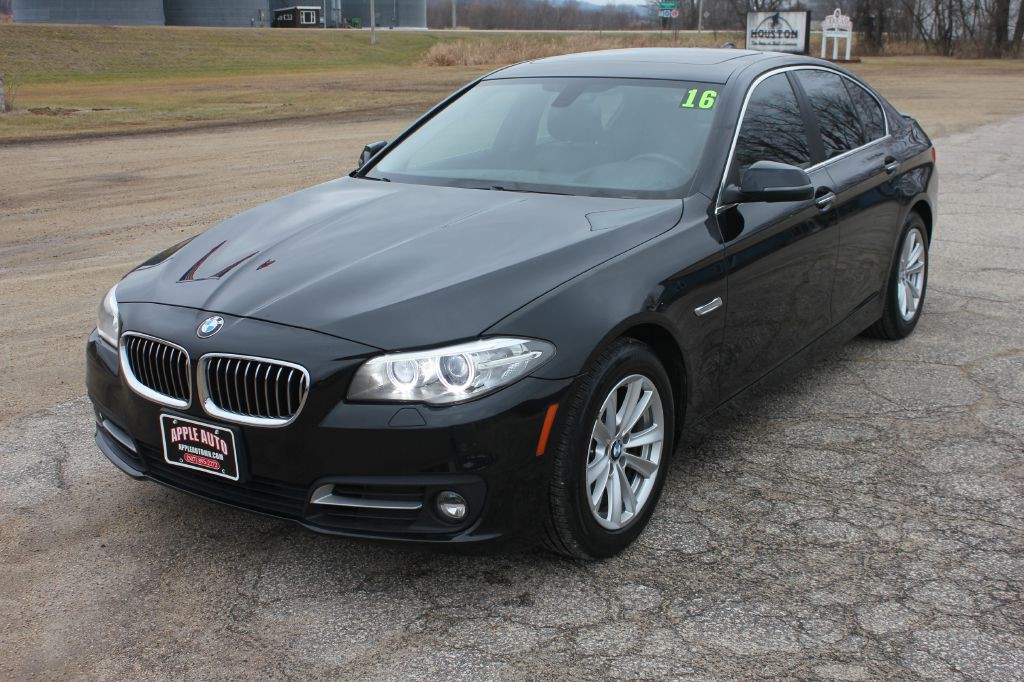 2016 BMW 5 Series Image 2