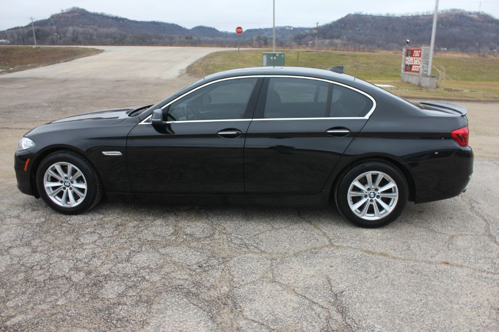 2016 BMW 5 Series Image 9