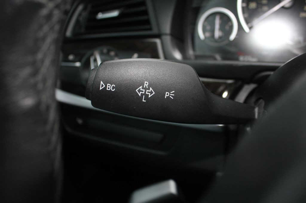 2016 BMW 5 Series Image 15