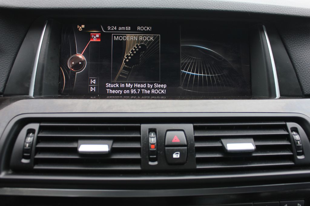 2016 BMW 5 Series Image 19