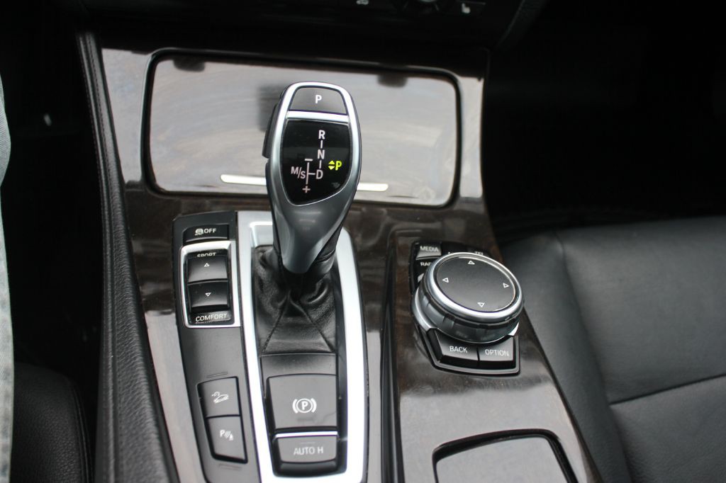 2016 BMW 5 Series Image 21