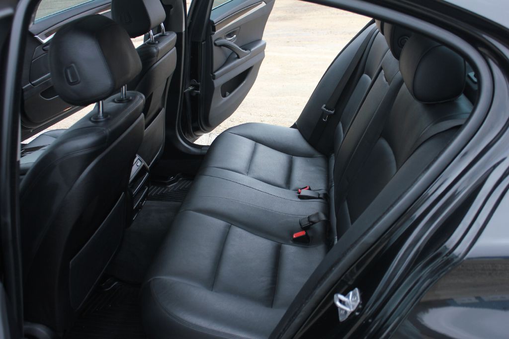 2016 BMW 5 Series Image 42