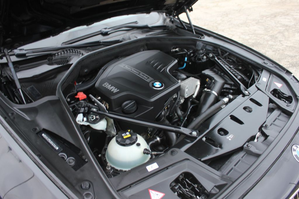 2016 BMW 5 Series Image 55