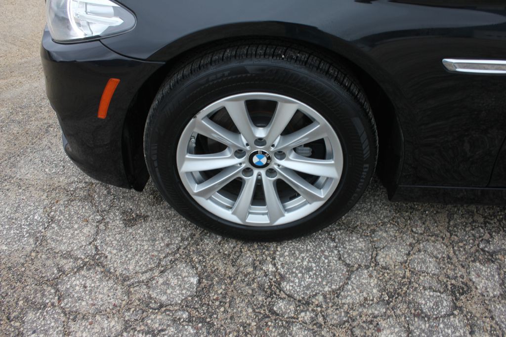 2016 BMW 5 Series Image 60