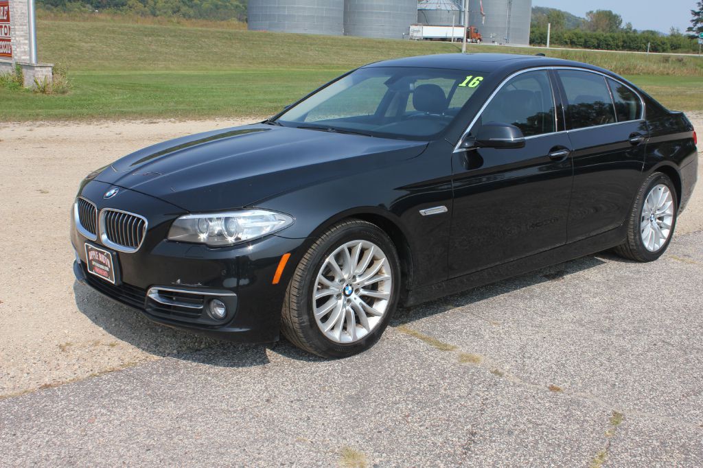 2016 BMW 5 Series Image 2