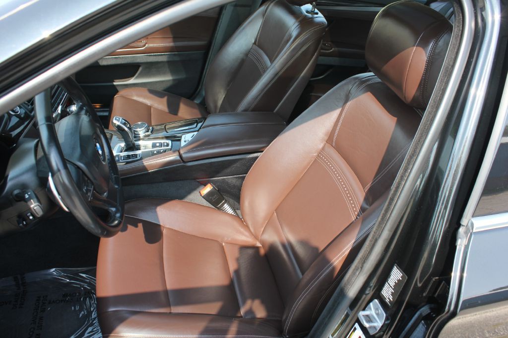 2016 BMW 5 Series Image 29