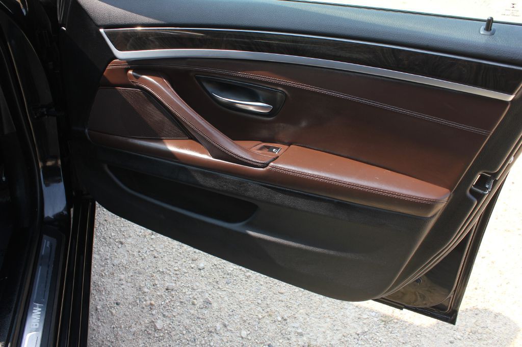 2016 BMW 5 Series Image 31