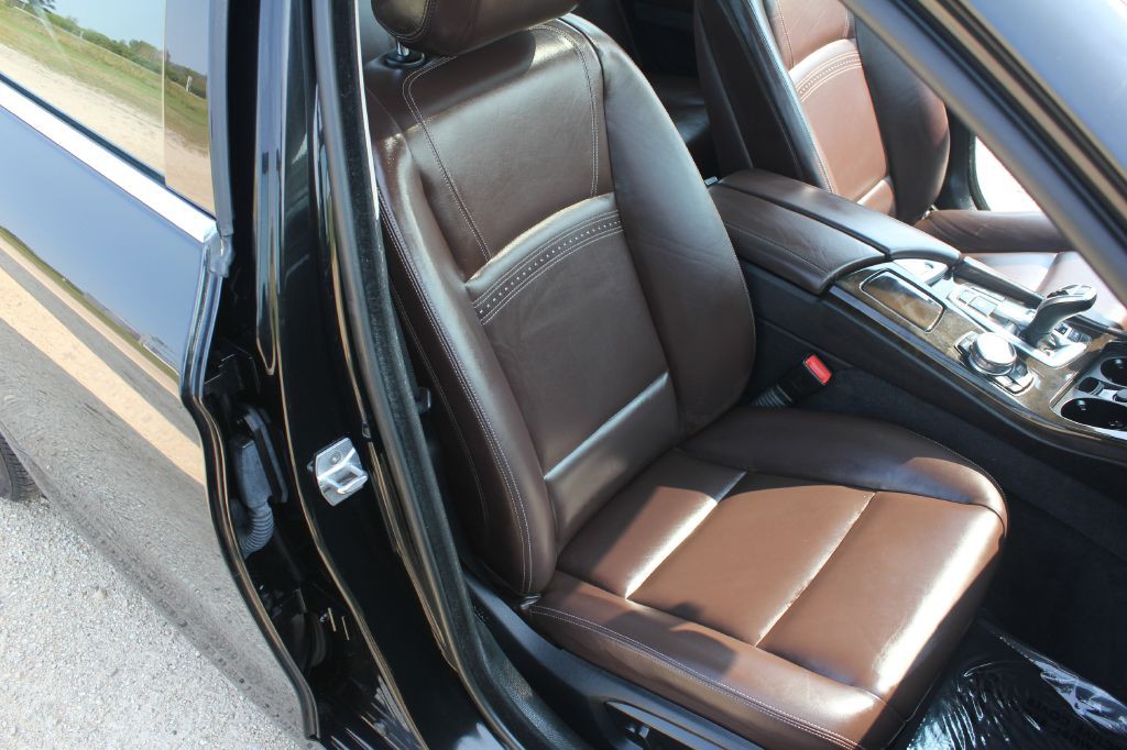 2016 BMW 5 Series Image 33