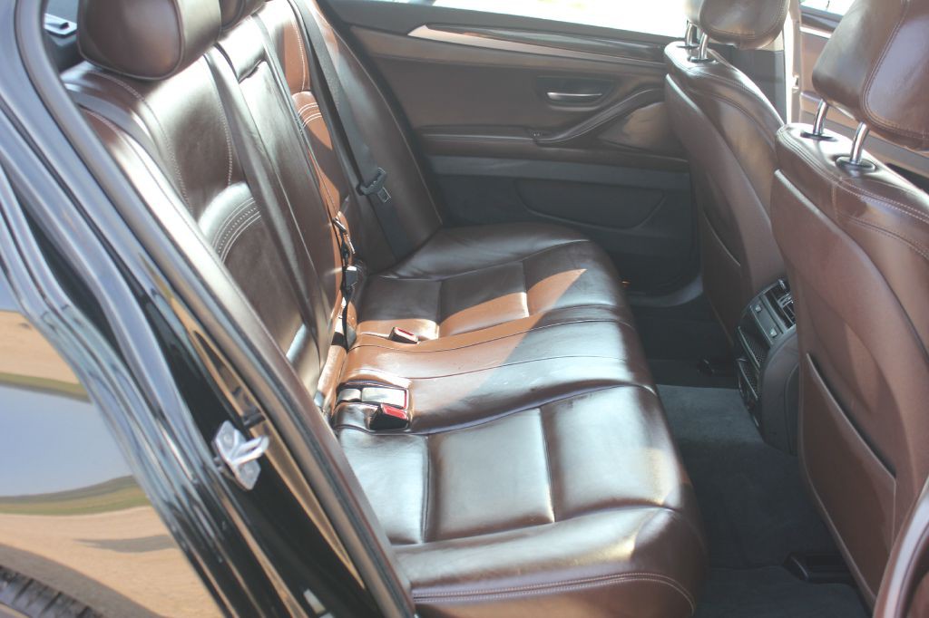 2016 BMW 5 Series Image 37