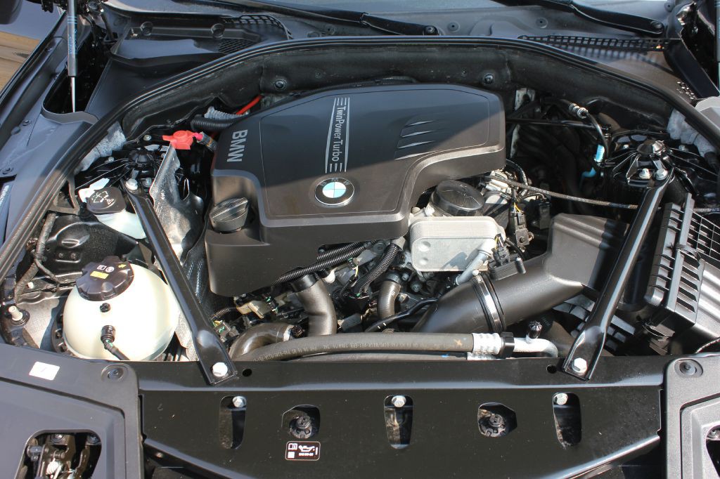 2016 BMW 5 Series Image 50