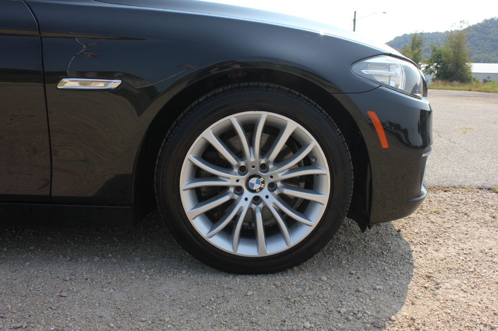2016 BMW 5 Series Image 55