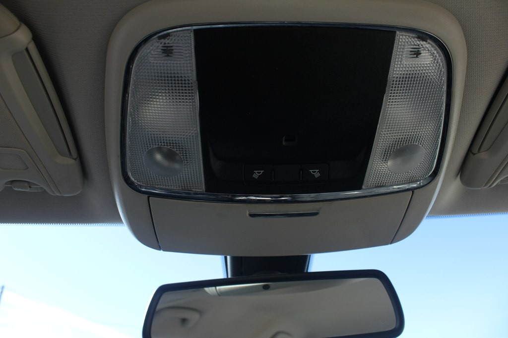 2017 Chrysler 300 Image 23