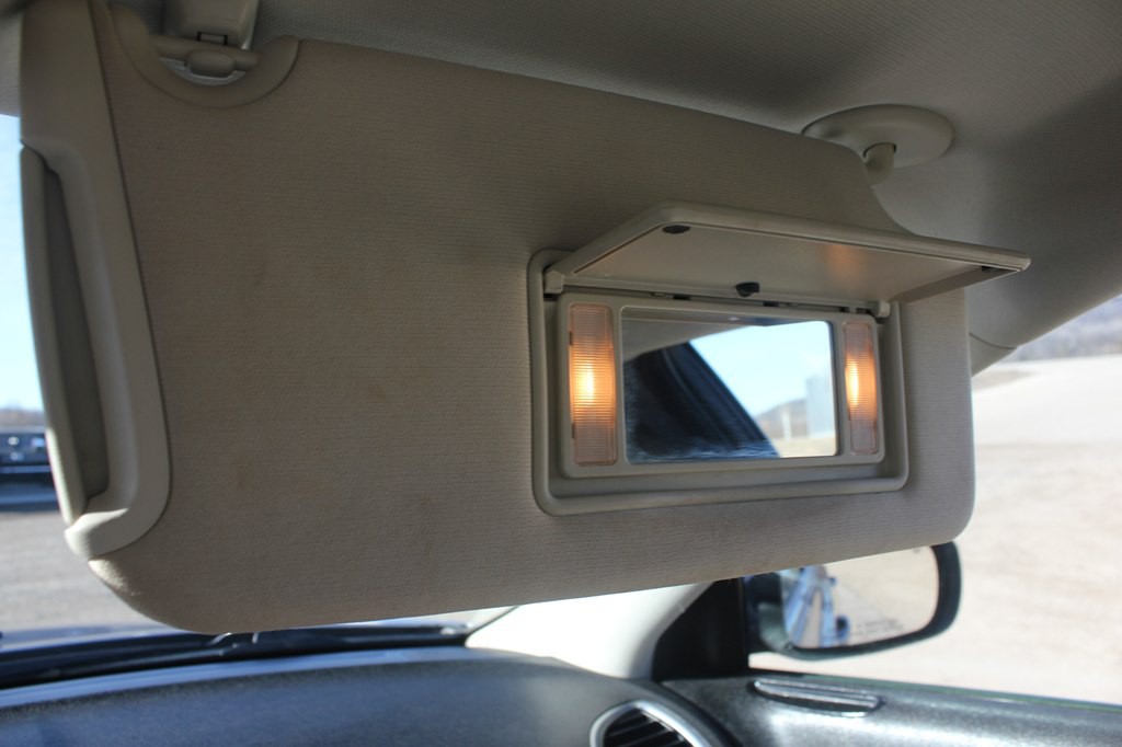 2017 Chrysler 300 Image 24