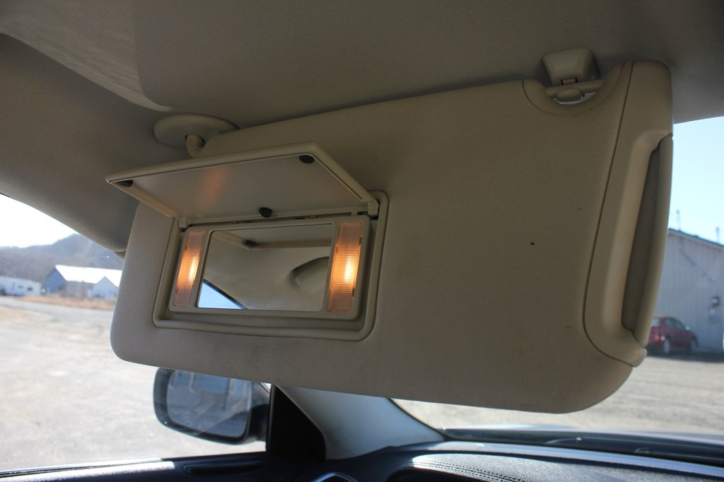 2017 Chrysler 300 Image 25