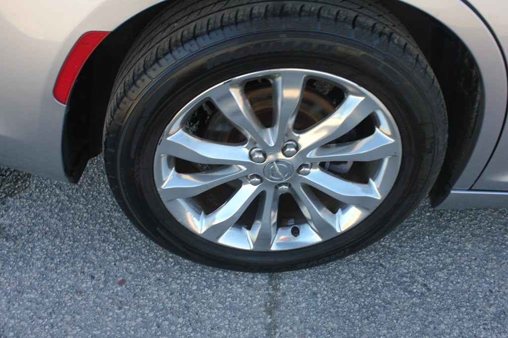 2017 Chrysler 300 Image 51