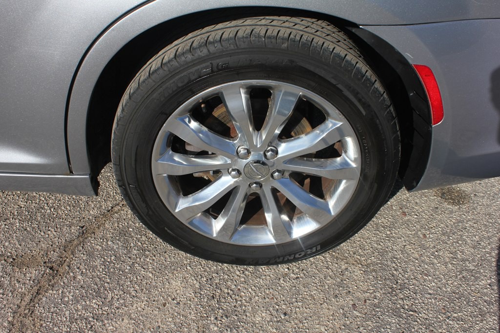 2017 Chrysler 300 Image 52