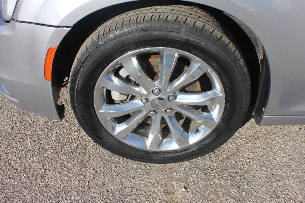 2017 Chrysler 300 Image 53