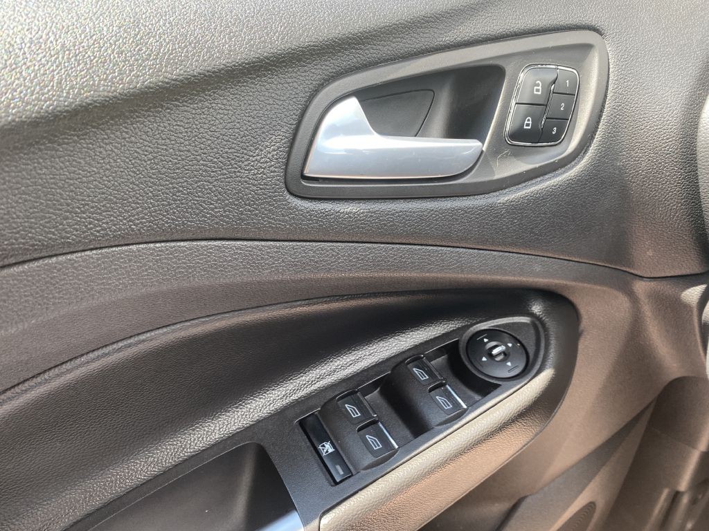 2013 Ford Escape Image 18