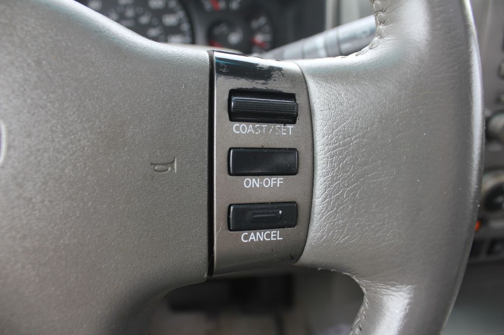 2004 Nissan Armada Image 14