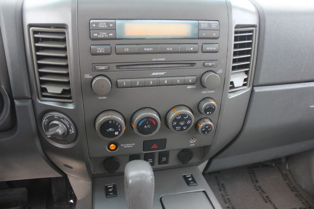 2004 Nissan Armada Image 18