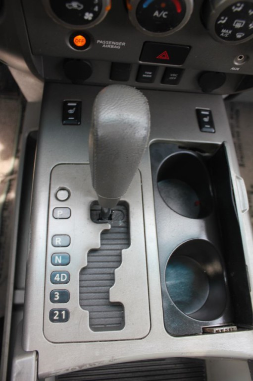2004 Nissan Armada Image 21