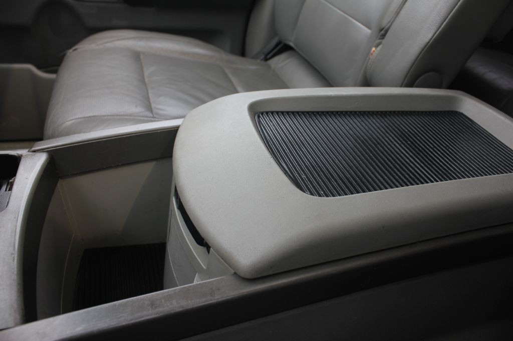 2004 Nissan Armada Image 22