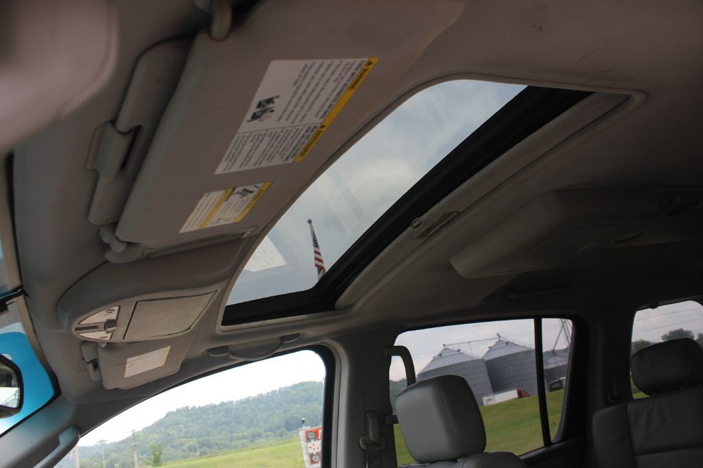 2004 Nissan Armada Image 26