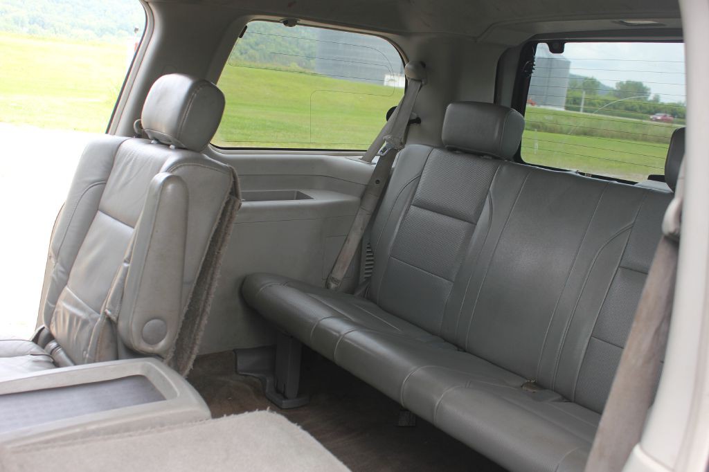 2004 Nissan Armada Image 40