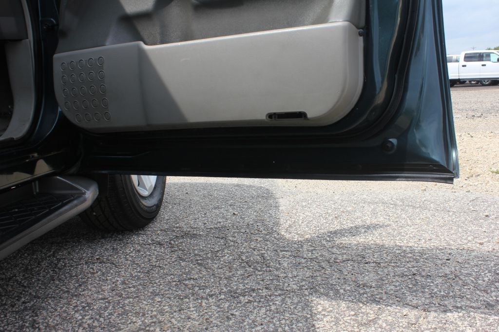 2004 Nissan Armada Image 46