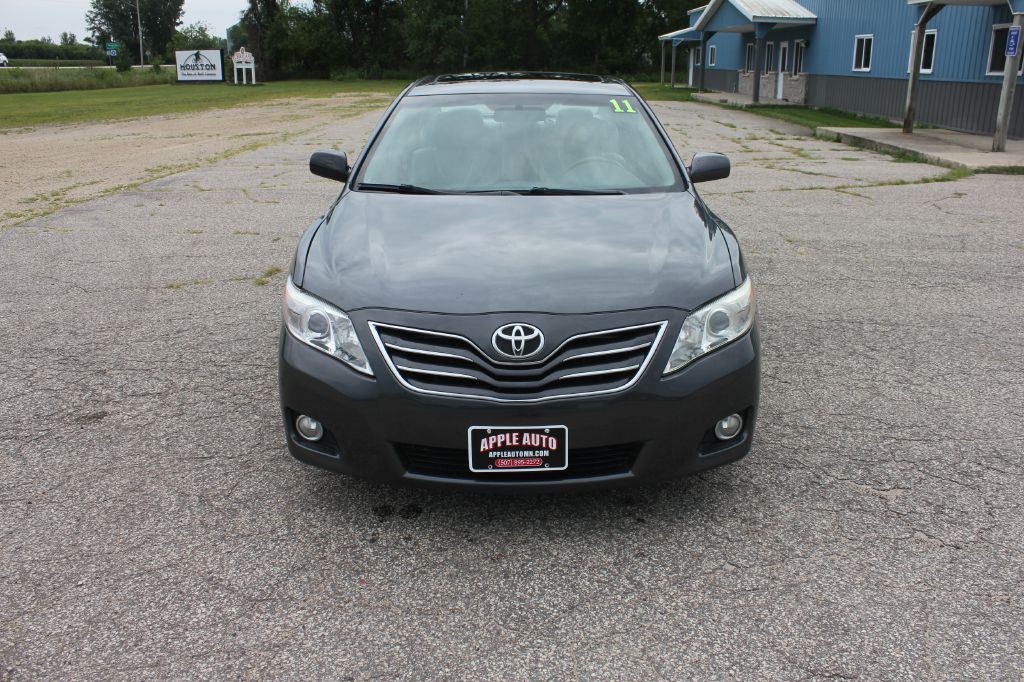 2011 Toyota Camry Image 3