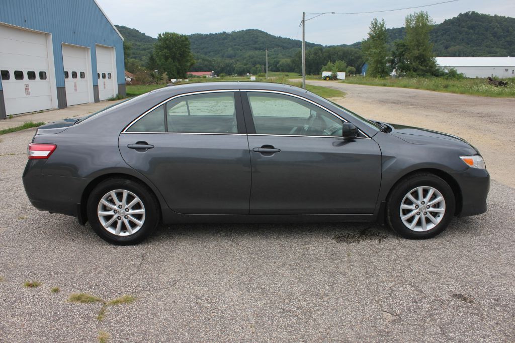 2011 Toyota Camry Image 5