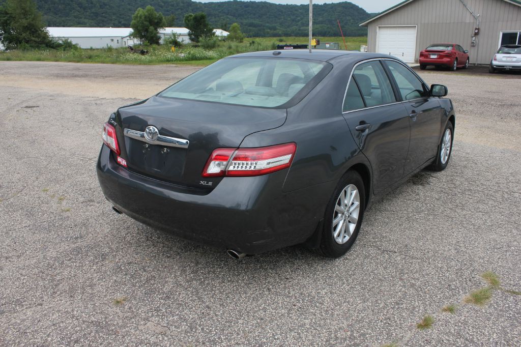 2011 Toyota Camry Image 6