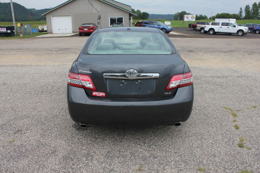 2011 Toyota Camry Image 7
