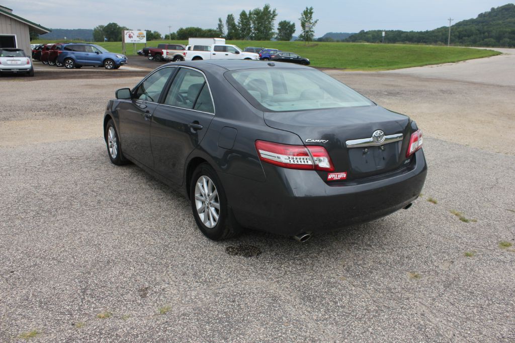 2011 Toyota Camry Image 8