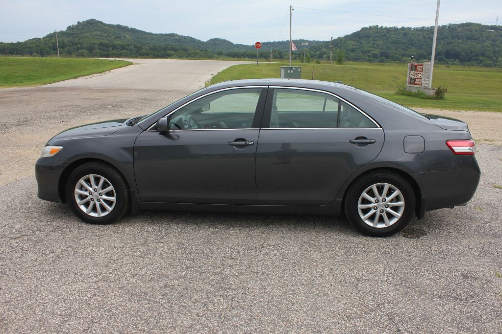 2011 Toyota Camry Image 9