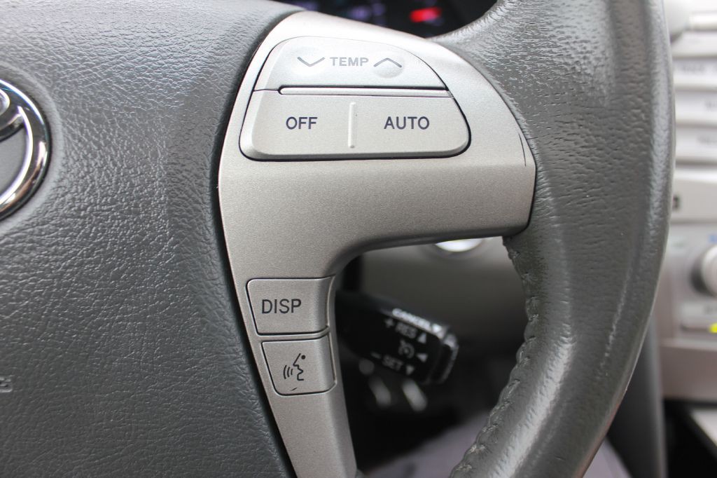 2011 Toyota Camry Image 14