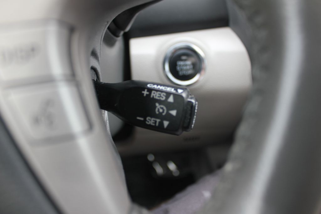 2011 Toyota Camry Image 17