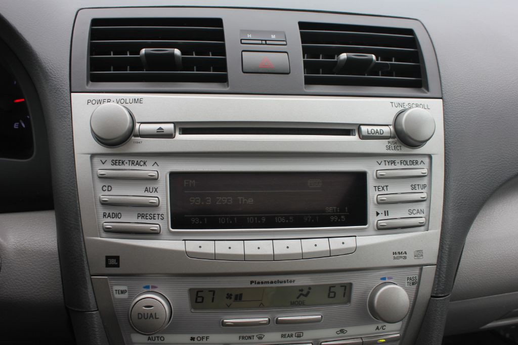 2011 Toyota Camry Image 19