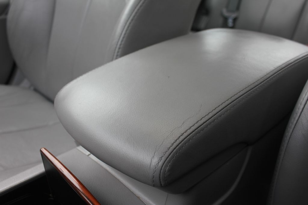 2011 Toyota Camry Image 24