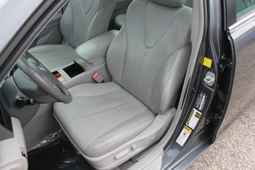 2011 Toyota Camry Image 31