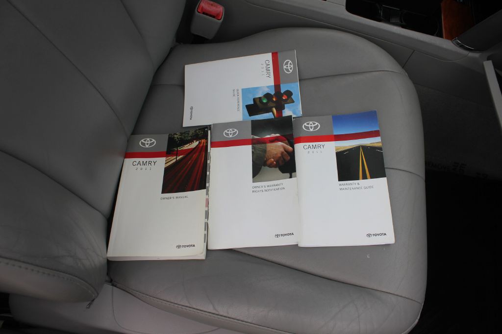 2011 Toyota Camry Image 34