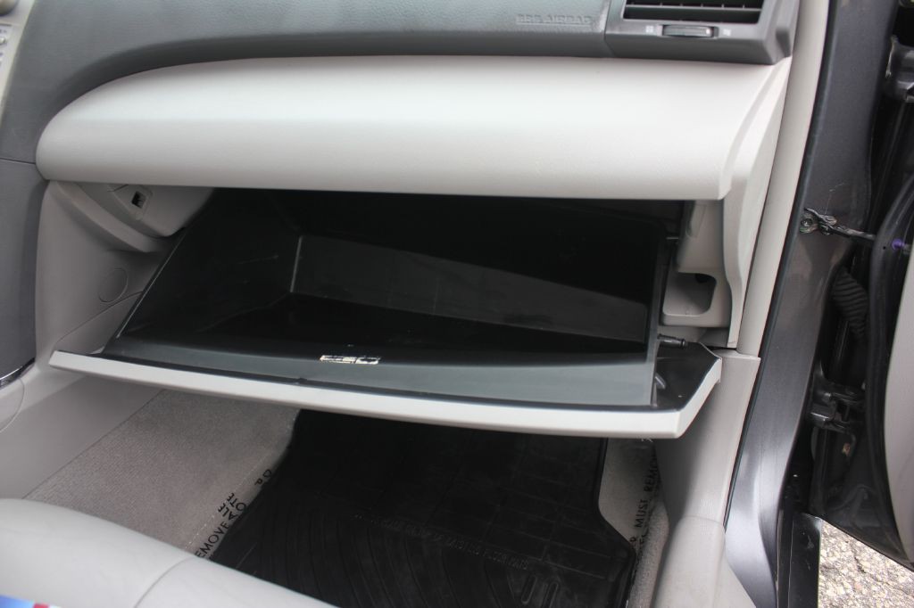 2011 Toyota Camry Image 35