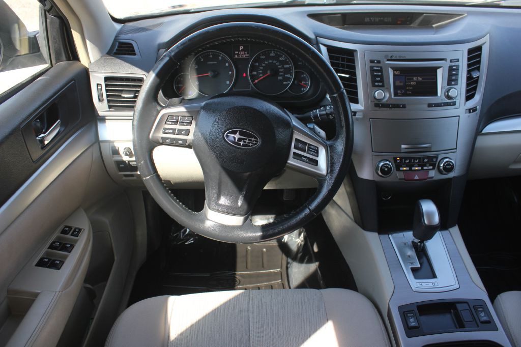 2014 Subaru Outback Image 10